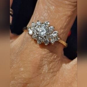 Genuine Solid 10K Yellow Gold Petite Cocktail CZ Cluster Ring Gift Boxed 🎁🌹